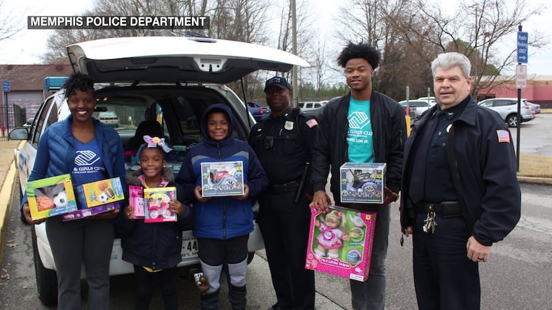 Jenkins’ Elves help give back to Memphis kids for the holidays in honor of late MPD officer